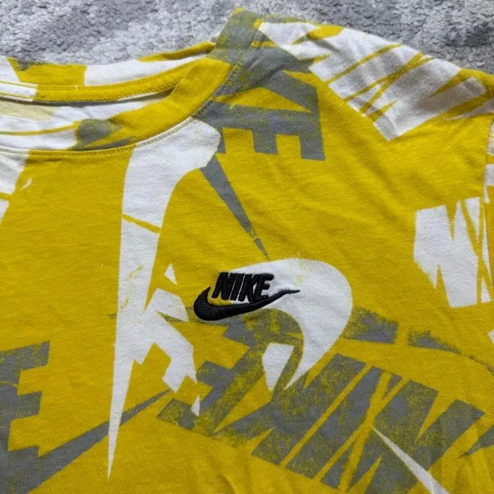 THE NIKE TEE SWOOSH LOGO ALL OVER TEE T SHIRT Mens XL Yellow